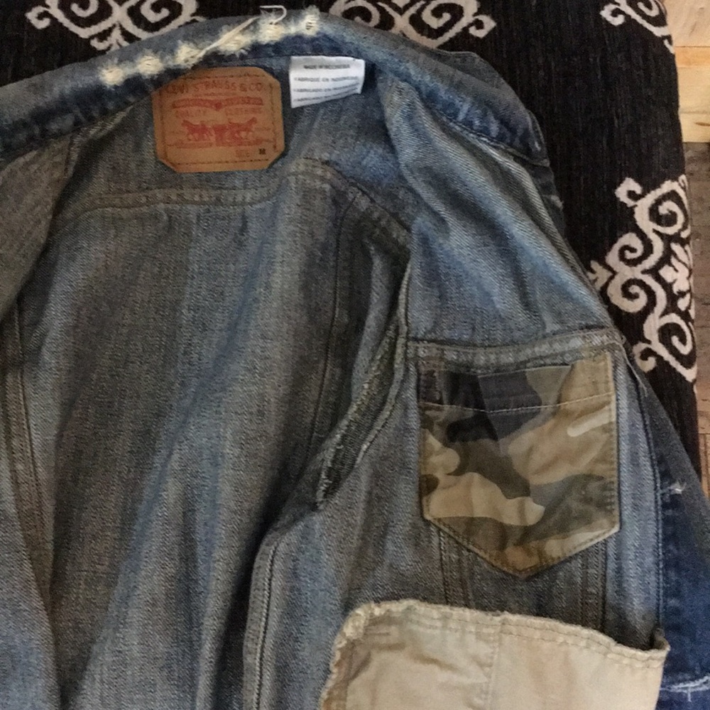 Women’s Levi’s jean jacket - Picture 6 of 6